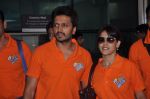 Ritesh Deshmukh, Genelia D Souza with Team Veer Marathi returns from Ranchi in Mumbai on 25th Feb 2013 (10).JPG